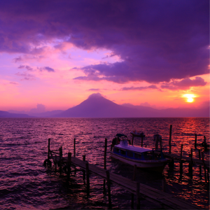 Un tramonto sul lago di Atitlàn