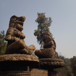 Viaggio in Guatemala - dettaglio delle statue di Plaza Baktun